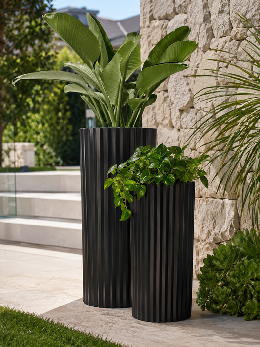 Cedar Tall Ribbed Cylinder Black