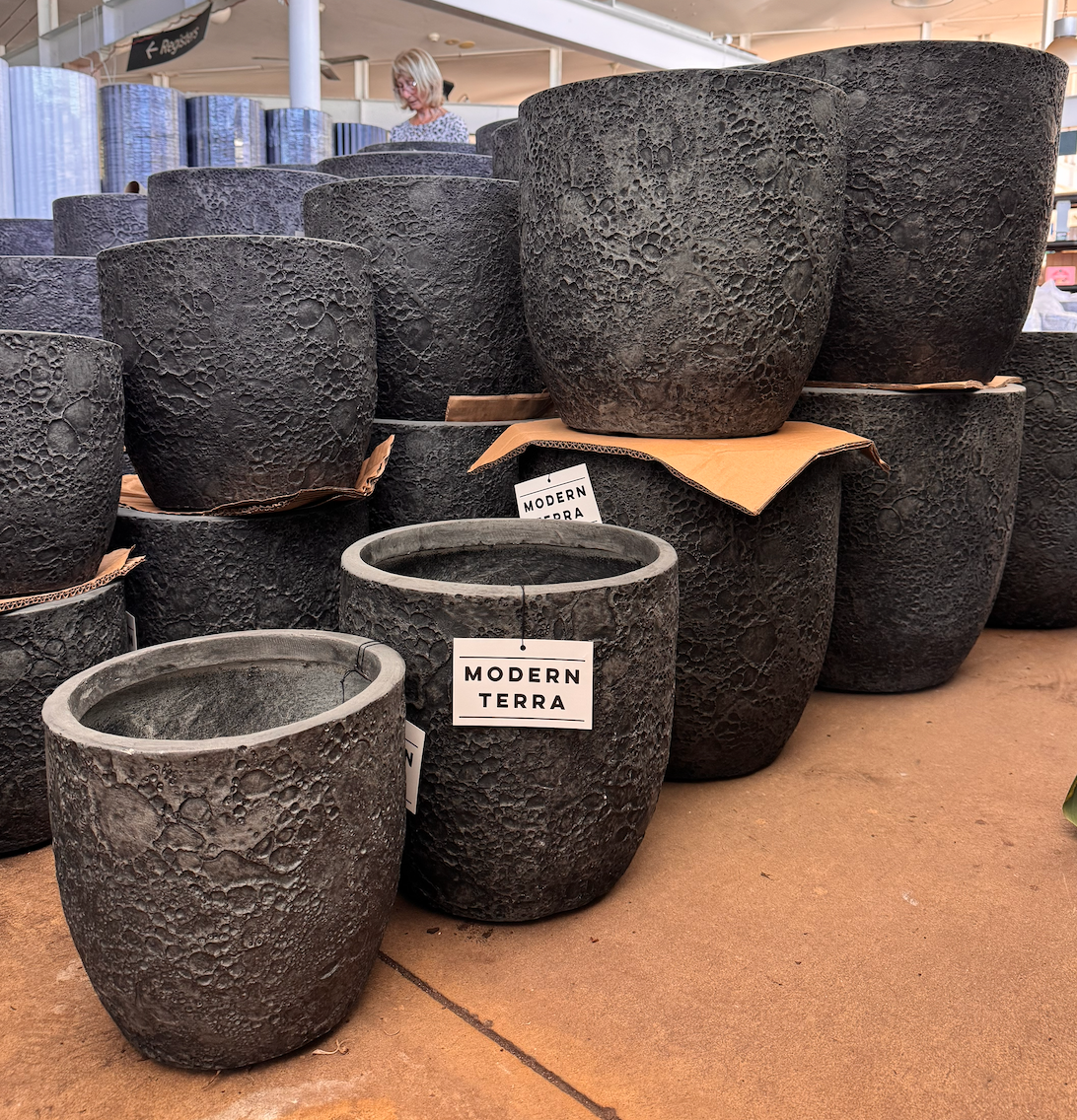 Senera Egg Pot Volcano Dark Grey