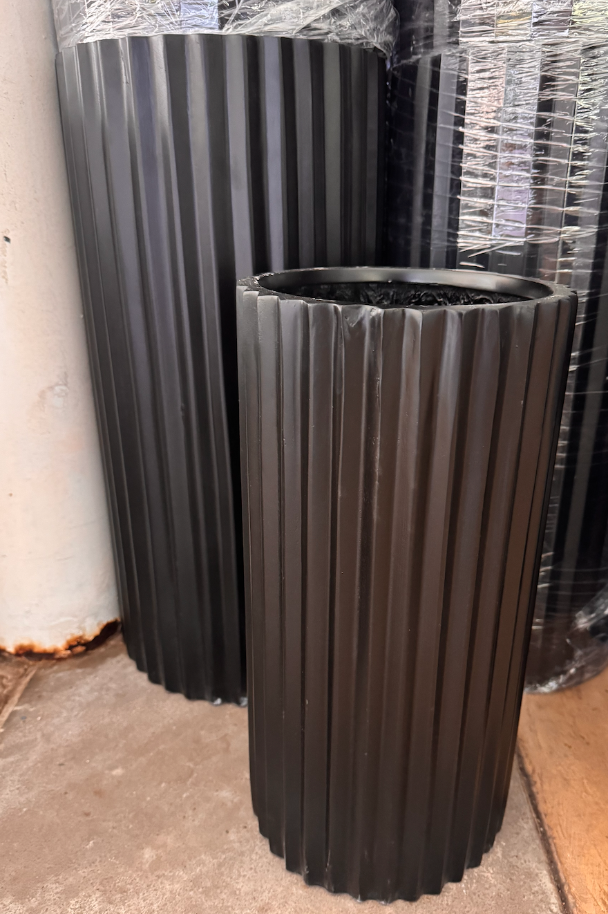 Cedar Tall Ribbed Cylinder Black